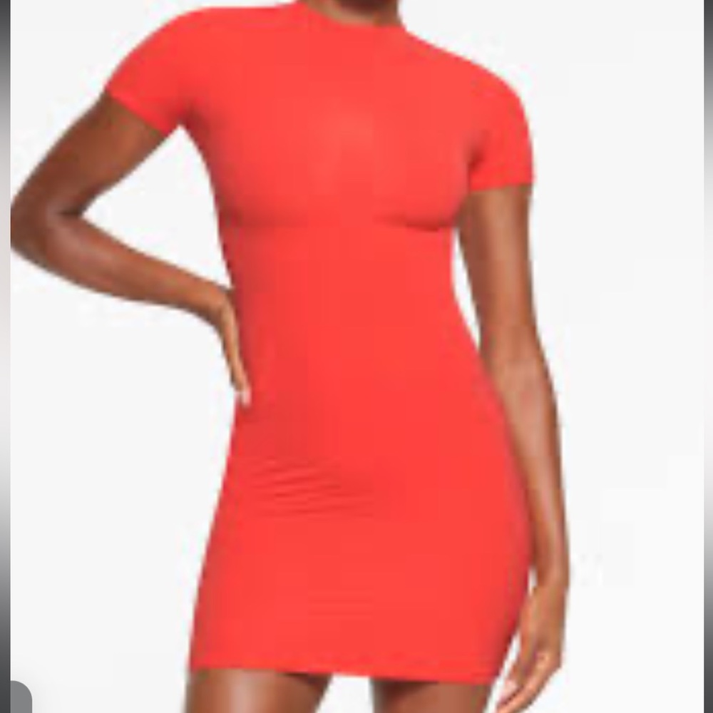 Skims poppy mini! Perf condition 🌞🌹